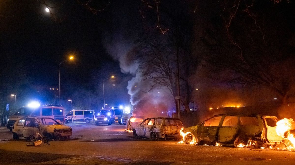 První člověk ve Švédsku shledán vinným za pálení koránu