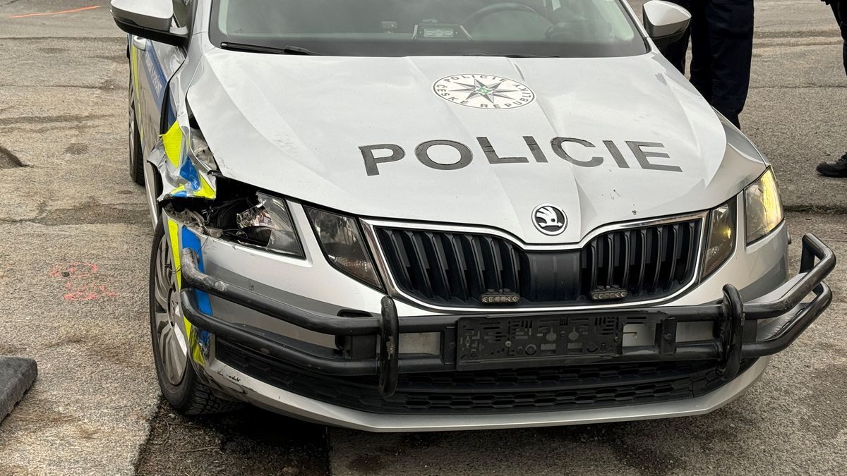 Zfetovanou řidičku ve Znojmě zastavil až policejní pás a proražené pneumatiky