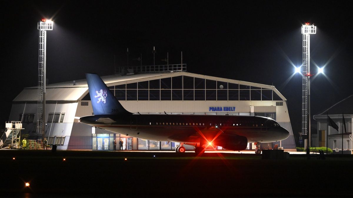 Na letišti v Praze-Kbelích přistálo další letadlo s českými občany z Izraele
