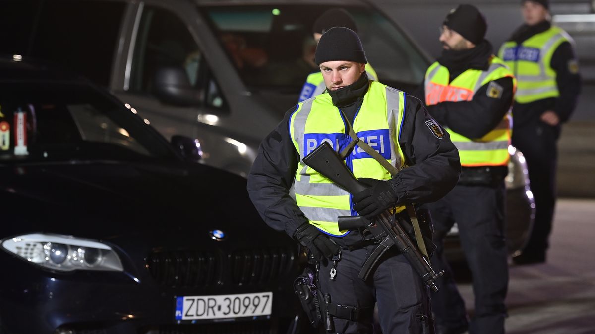 Namátkové kontroly na hranici s Českem zavádí také Rakousko