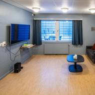 Společenská místnost ve vězení Ringerike