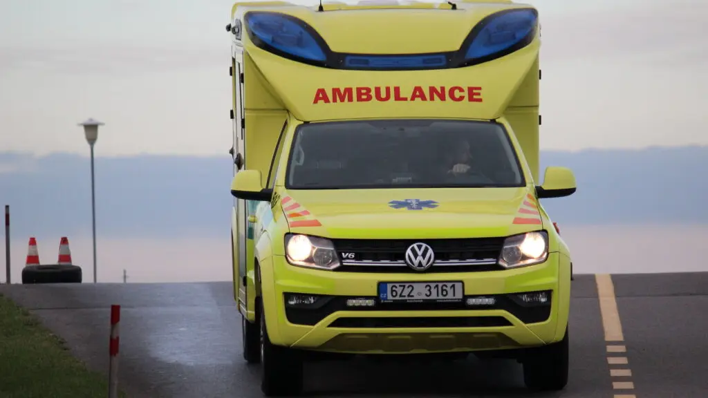 Při srážce dvou aut na Písecku se zranilo pět lidí včetně dítěte