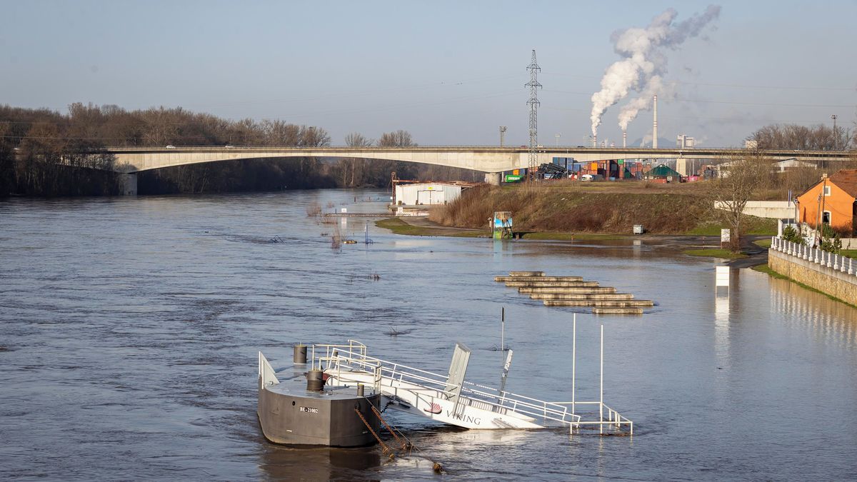 Meteorologové zpřísnili výstrahu před intenzivním deštěm