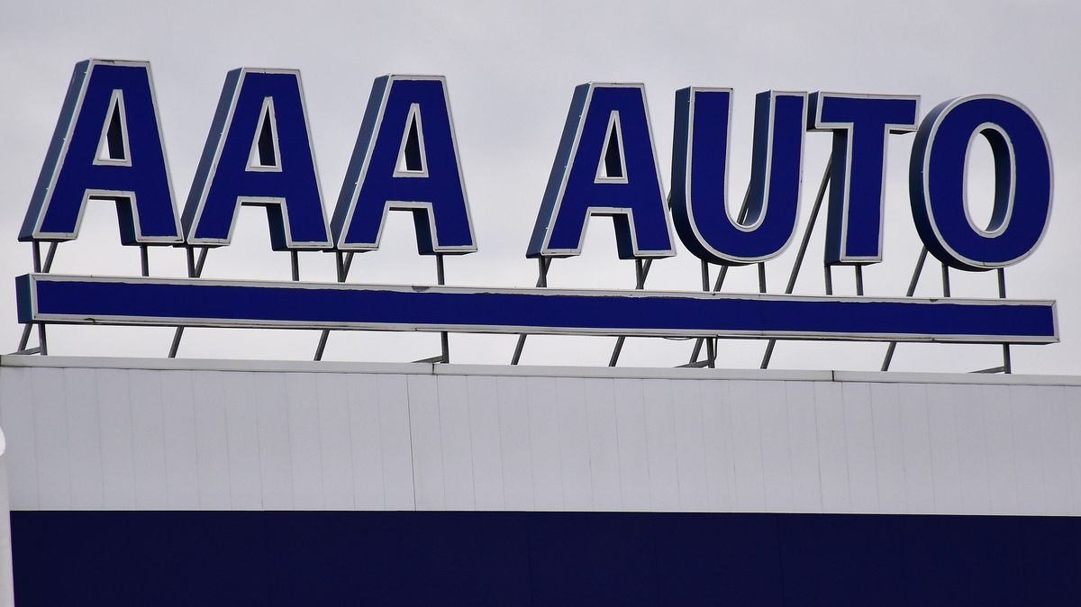Prodejce ojetých vozů AAA Auto dostal v Polsku pokutu přes 400 milionů
