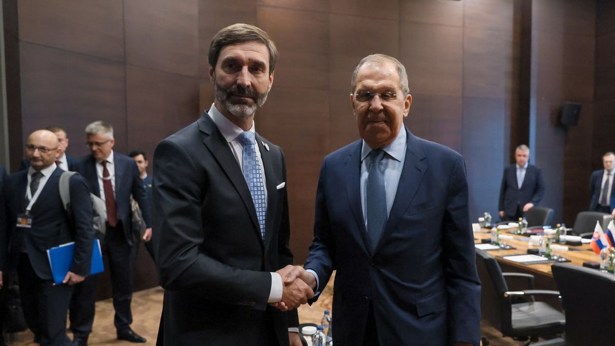 Rusko chce obnovit vztahy se Slovenskem, Blanár jednal s Lavrovem