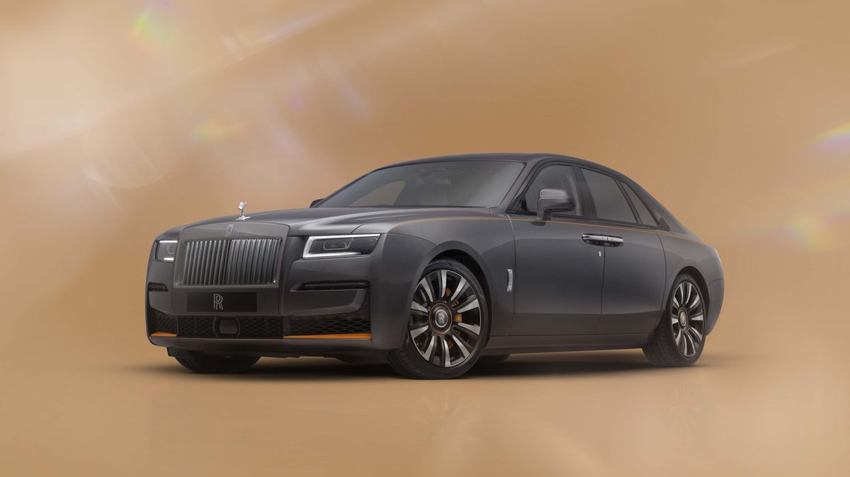 120 ghostů v moderní edici připomíná výročí značky Rolls-Royce