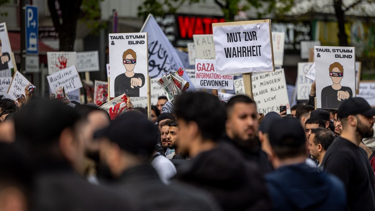 Der Minister versprach ein Verbot, die deutschen Behörden erlaubten die Demonstration für das Kalifat