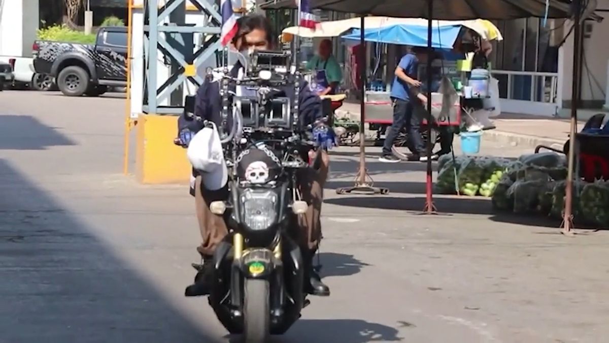 Z motorky si postavil pojízdnou diskotéku, na cestě ho nepřehlédnou ani nepřeslechnou