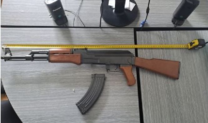 Tôi sẽ bắn các bạn, một học sinh đe dọa bạn cùng lớp ở Ostrava. Anh ta thoát khỏi hình phạt