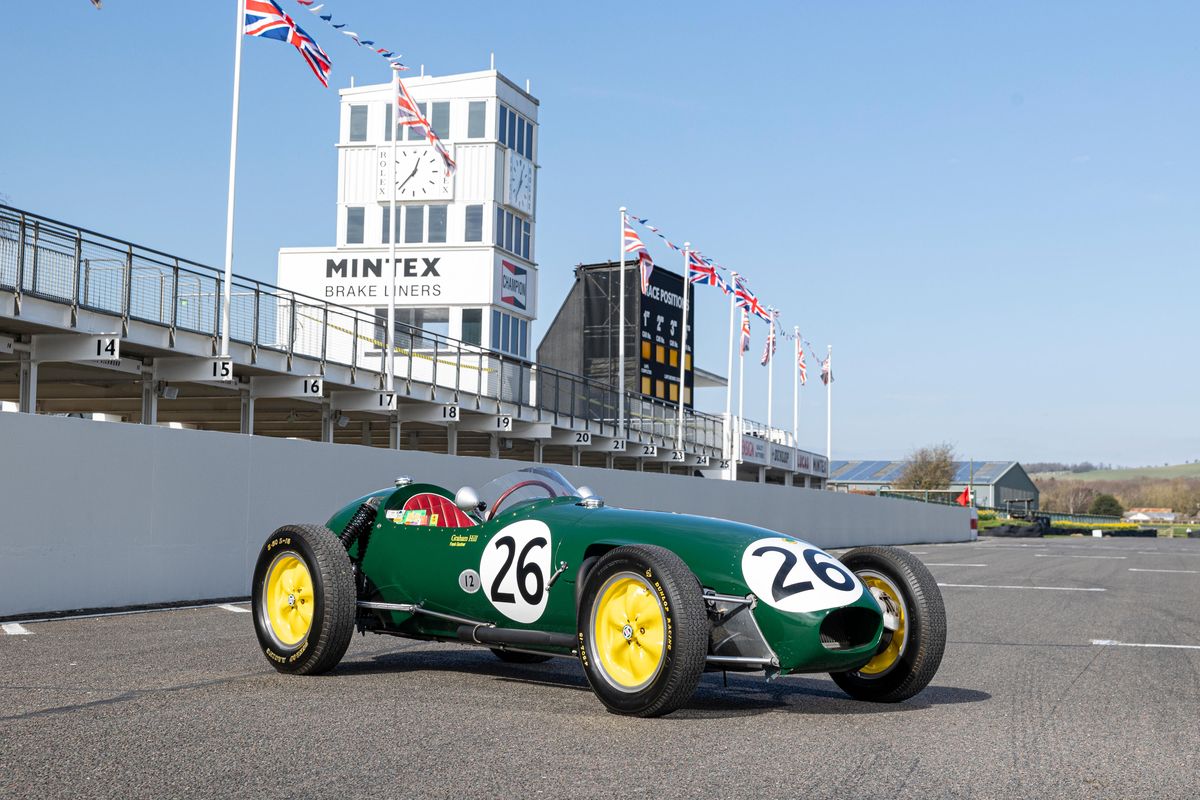 Do aukce míří první formule 1 v historii Lotusu