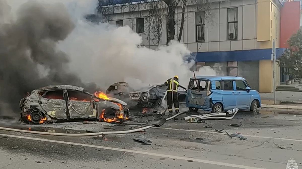 V Bělgorodské oblasti to vře. Hlásí mrtvé po pádu ruské bomby i útoku ukrajinských dronů