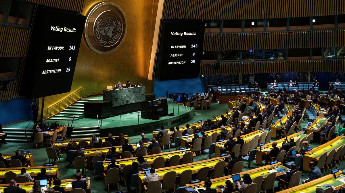 Valné shromáždění posílilo pozici Palestiny. Zástupce Izraele skartoval Chartu OSN