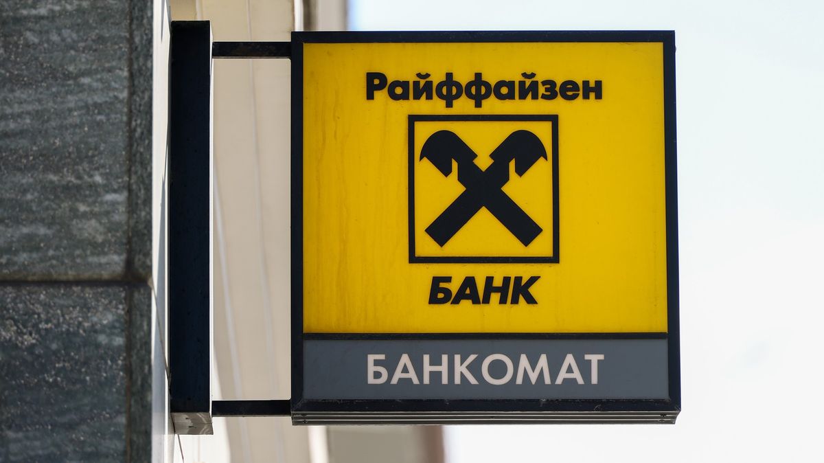 Ruská část rakouské banky Raiffeisen musí na příkaz ECB snížit úvěrové portfolio