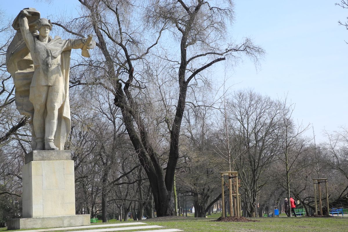 Litoměřický rudoarmějec zmizí z parku. Uklidí ho do kasáren