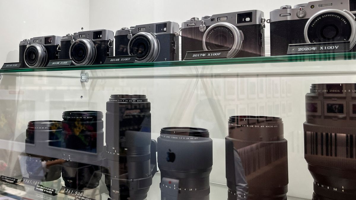 TikTok oživil zájem o digitální fotoaparáty Fujifilm. Firma nestíhá uspokojovat poptávku
