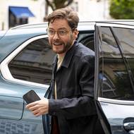 … protože přijel Daniel Brühl