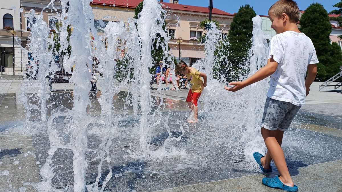 Meteorologové upravili výstrahu před vedrem