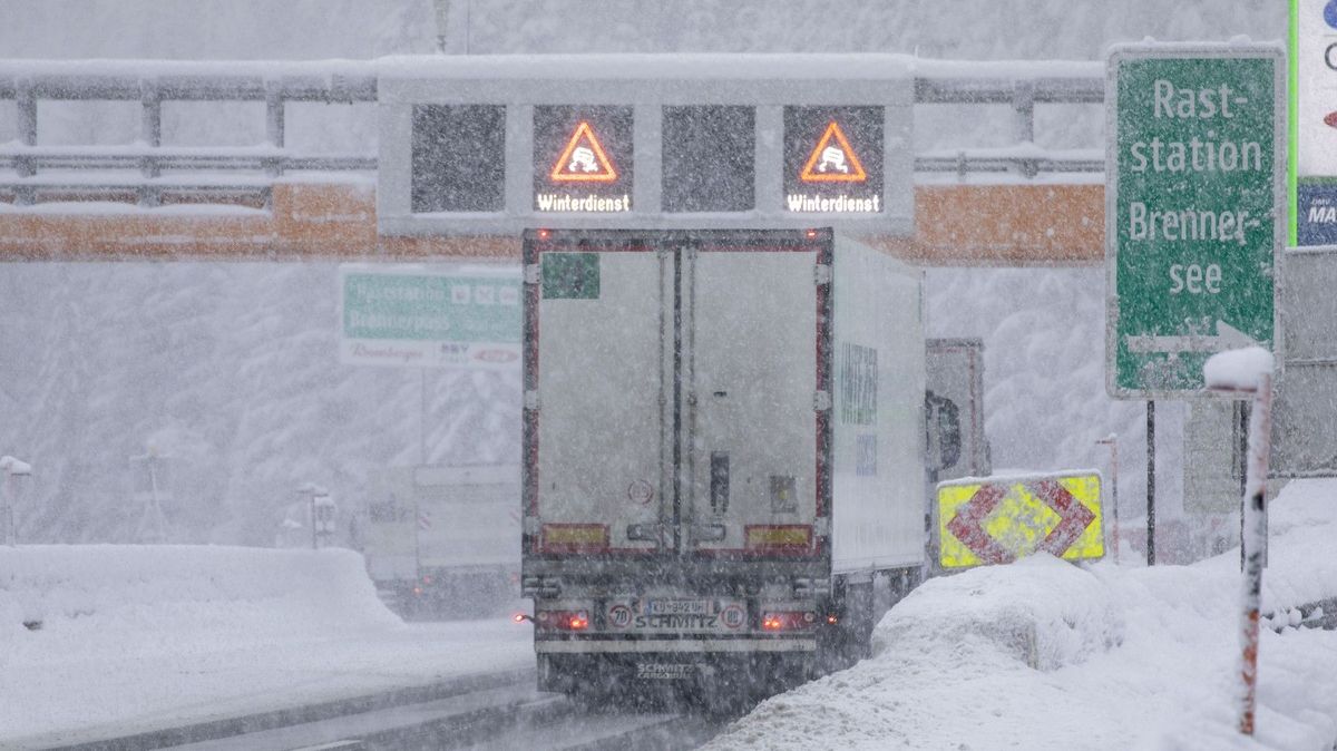 Přívaly sněhu mohou uzavřít Brennerský průsmyk, varují meteorologové