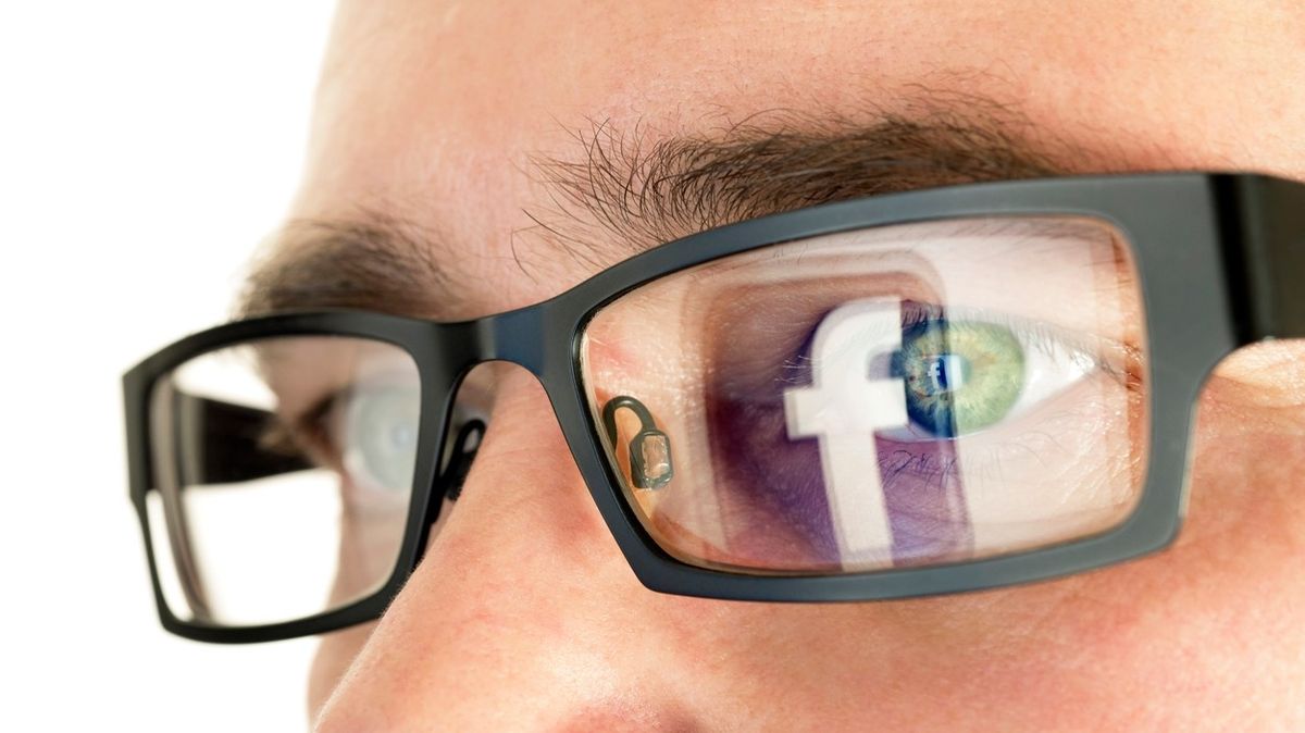 Cenzoři obsahu na Facebooku se dočkají odškodného. Ilustrační foto