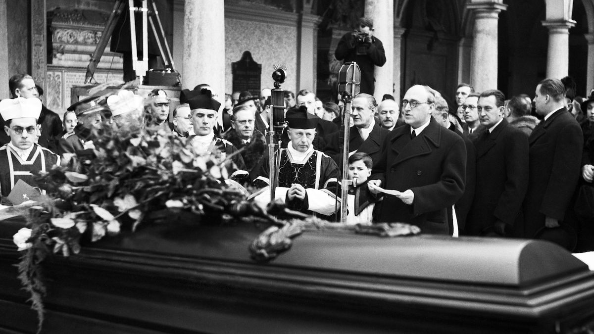 Pohřeb Karla Čapka na Vyšehradě