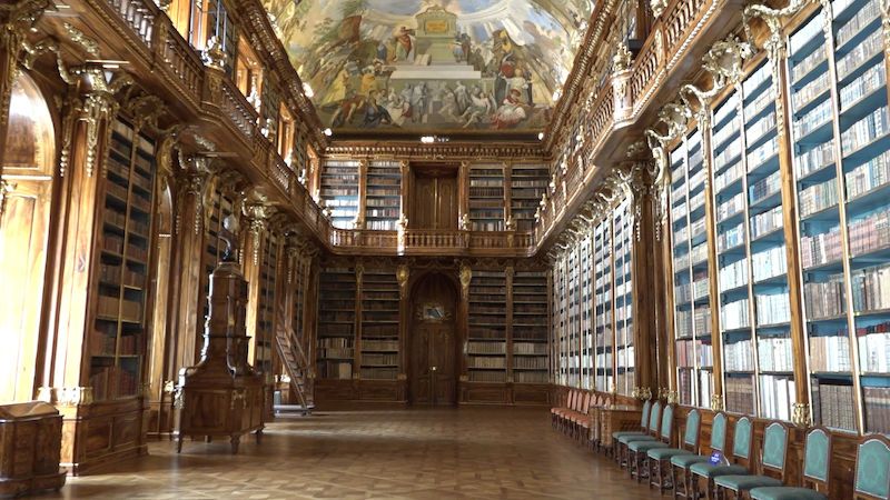 Arcibiskupská knihovna se stěhuje na Strahov. Knihy jsou staré i 500 let