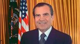 Nixon oznamuje krach mise Apollo – na zfalšovaném videu
