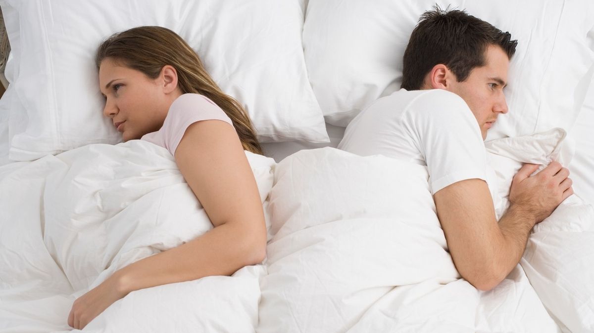 Nikdy nechoďte spát naštvaní? Odborníci vysvětlují, proč je to někdy nejlepší řešení