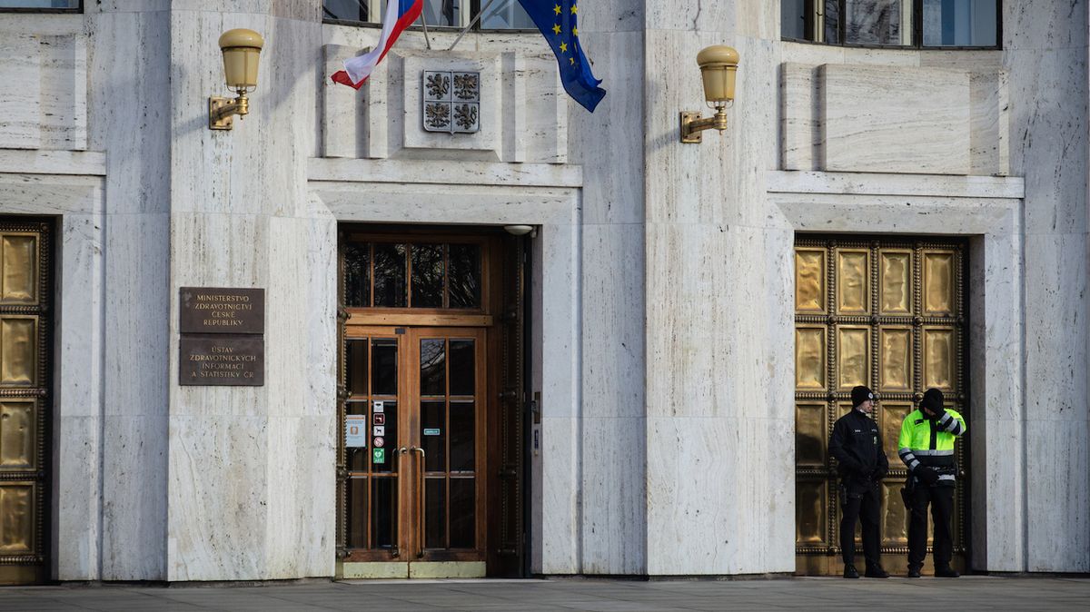 Část ředitelů fakultních nemocnic už požádala o prověrku