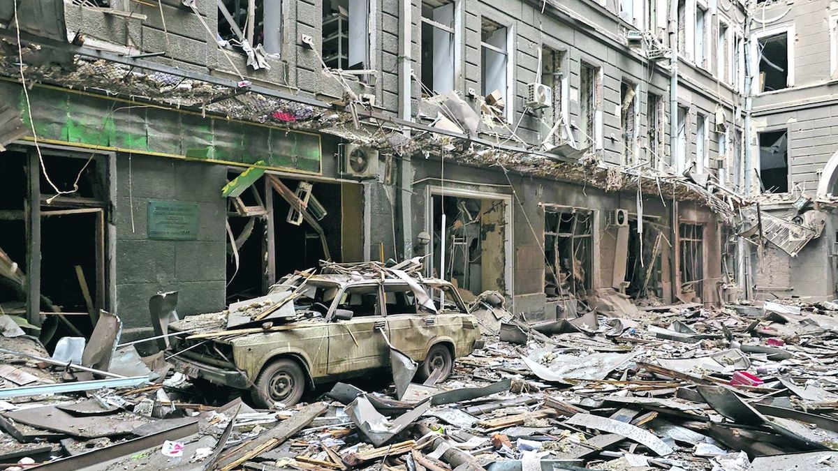 Tak vypadalo ve čtvrtek ráno rozbombardované centrum Charkova. 