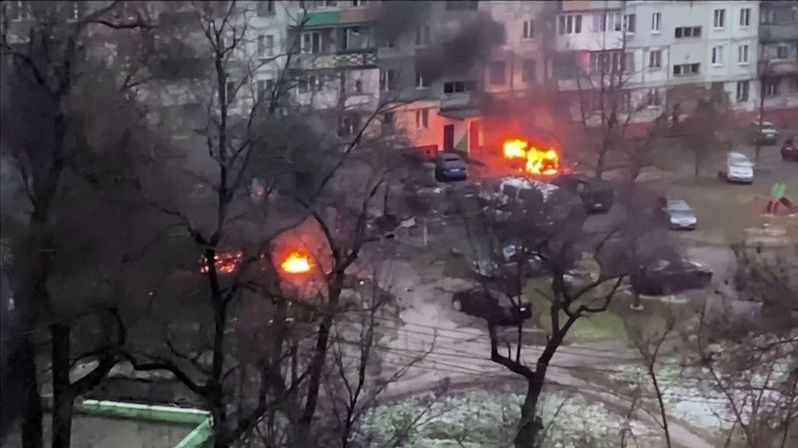 Obklíčený Mariupol volá o pomoc. Dochází i jídlo