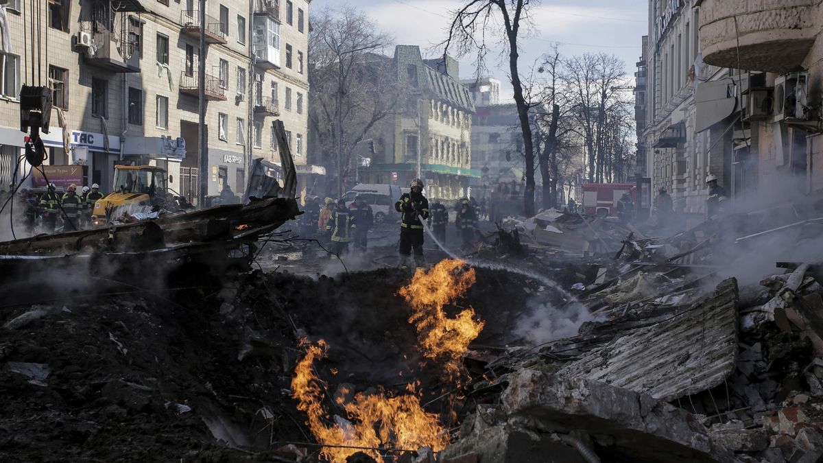 Ukrajinská armáda hlásí těžké boje u Charkova