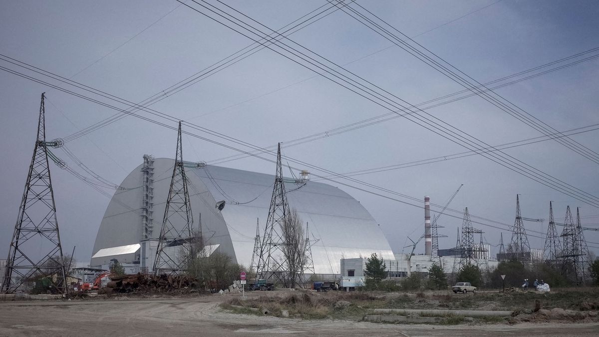 U Černobylu hoří