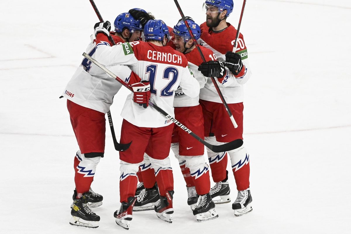 Čeští hokejisté slavili na úvod šampionátu vítězství nad Velkou Británií 5:1.