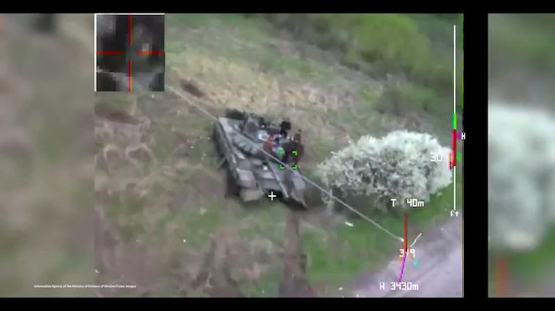 Ukrajinci zveřejnili první záběry sebevražedných dronů v akci