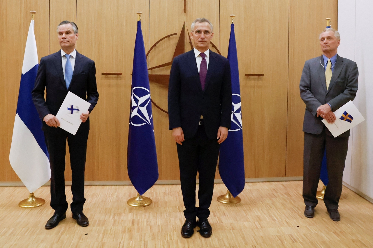 Švédsko A Finsko Podaly žádost O Vstup Do NATO - Novinky