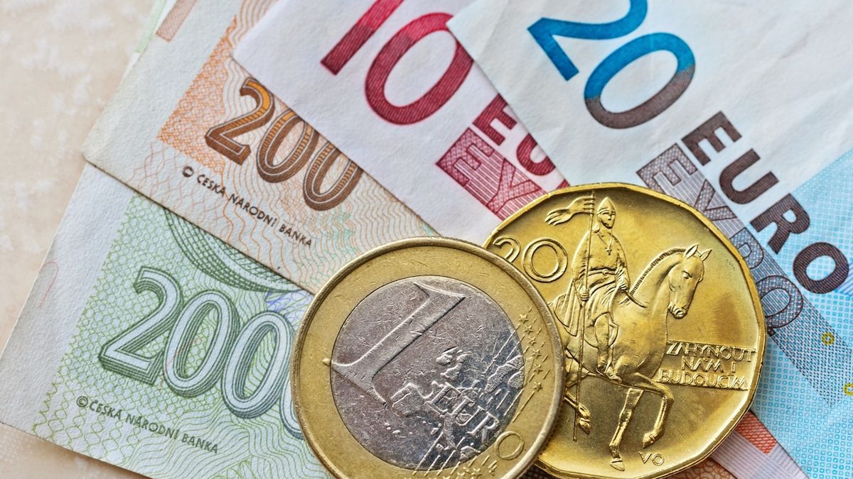 Česká ekonomika příští rok poroste pomaleji, odhaduje Evropská komise