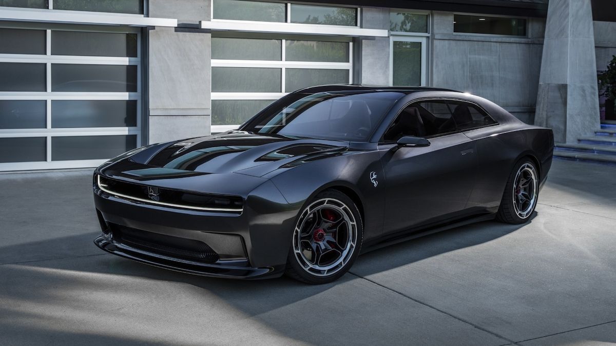 Dodge zřejmě odpískal vrcholný elektrický sporťák. Místo toho oživuje osmiválce 