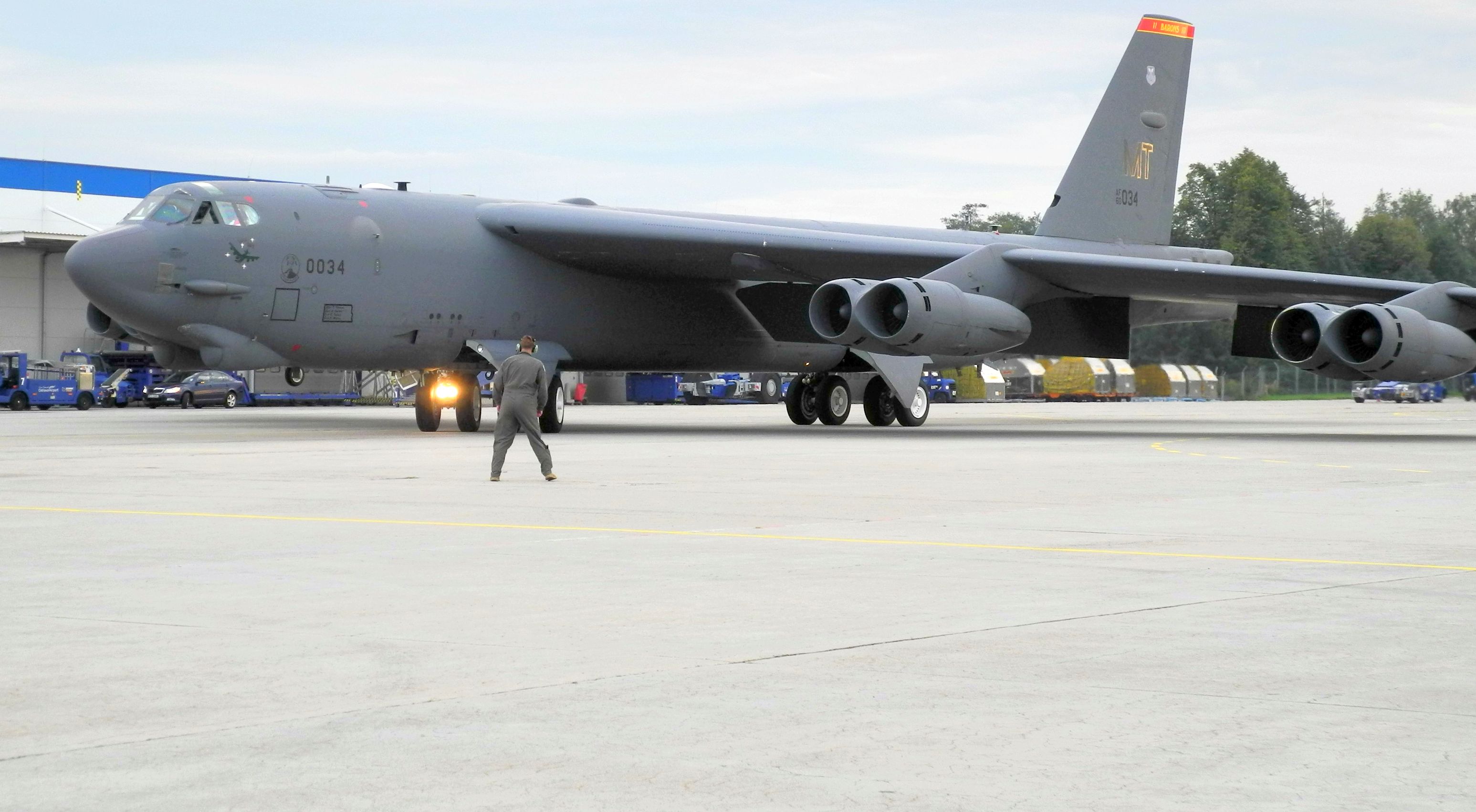 U Ostravy Přistál Americký Bombardér B-52 - Novinky