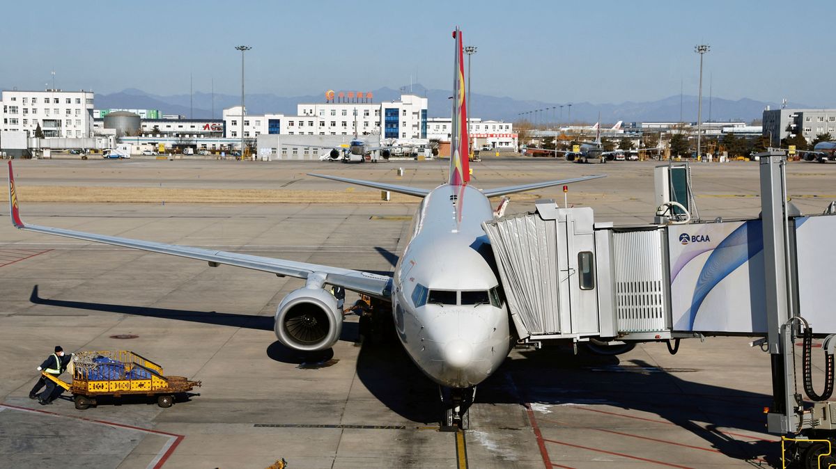 Německo zavádí covid testy pro cestující z Číny, Česko to řeší