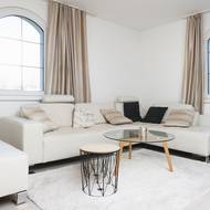 Do obýváku jsou naplánovány nové knihovny a police. Zbývá už jen sehnat truhláře…