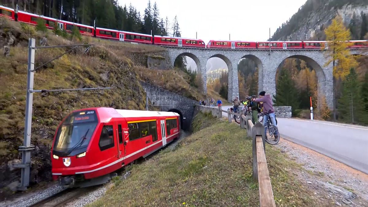 Švýcarské dráhy vypravily nejdelší osobní vlak na světě