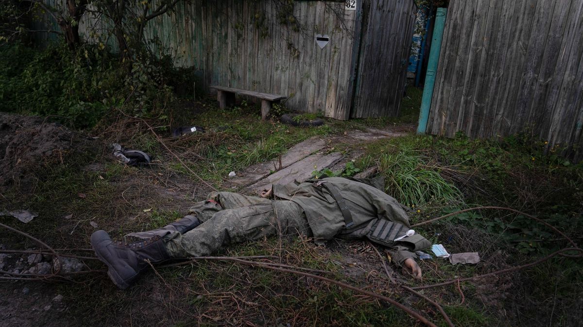 Rusko na Ukrajině už přišlo o více než 100 tisíc vojáků
