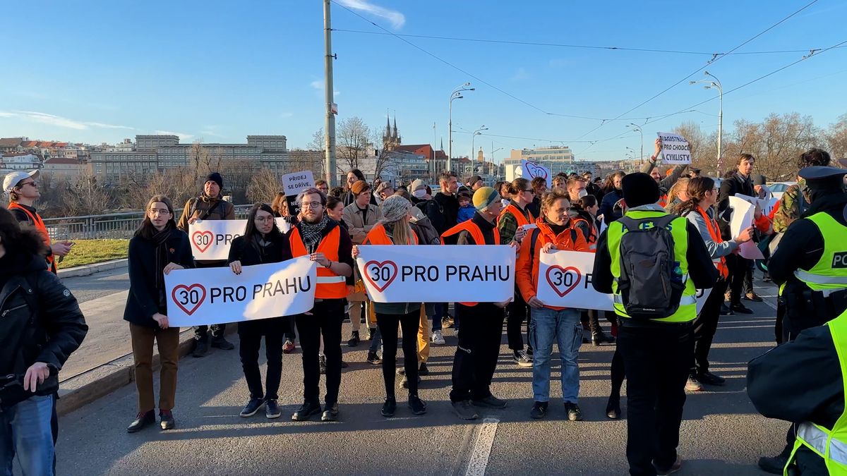 Aktivisté v Praze znovu bojovali za rychlost 30 km/h. Tentokrát šli ze Štvanice