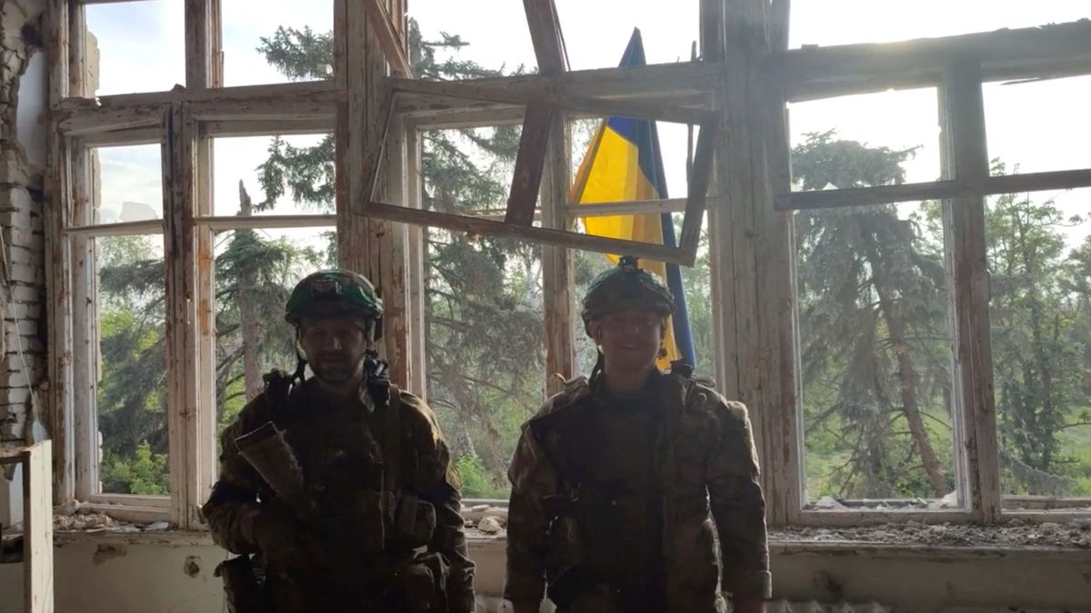Rusko přesouvá elitní jednotky na směr Záporoží a Bachmut, tvrdí Kyjev