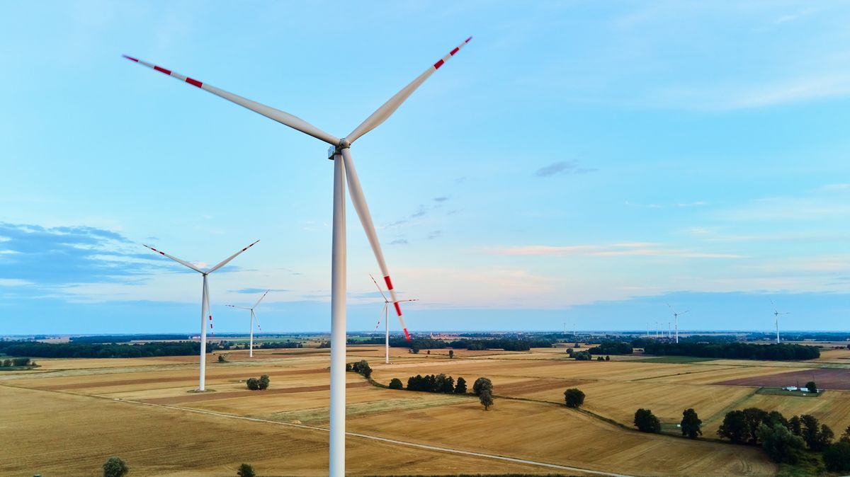 Nedaleko CHKO Český les mají vyrůst větrné elektrárny. Lidé to kritizují