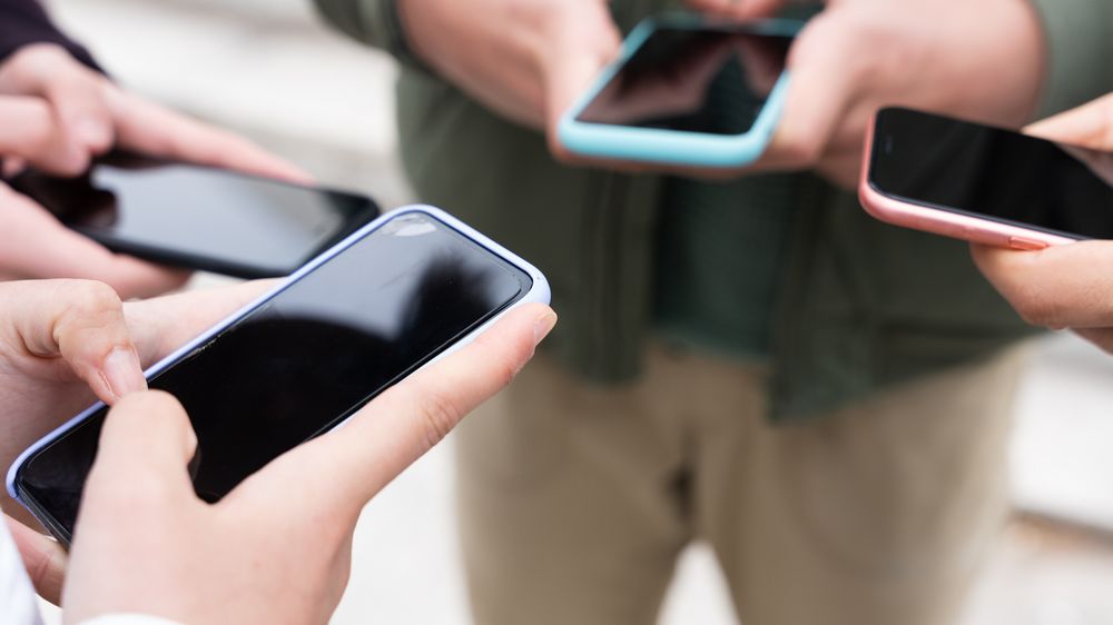 Psycholog: Digitální závislost se netýká jen dětí