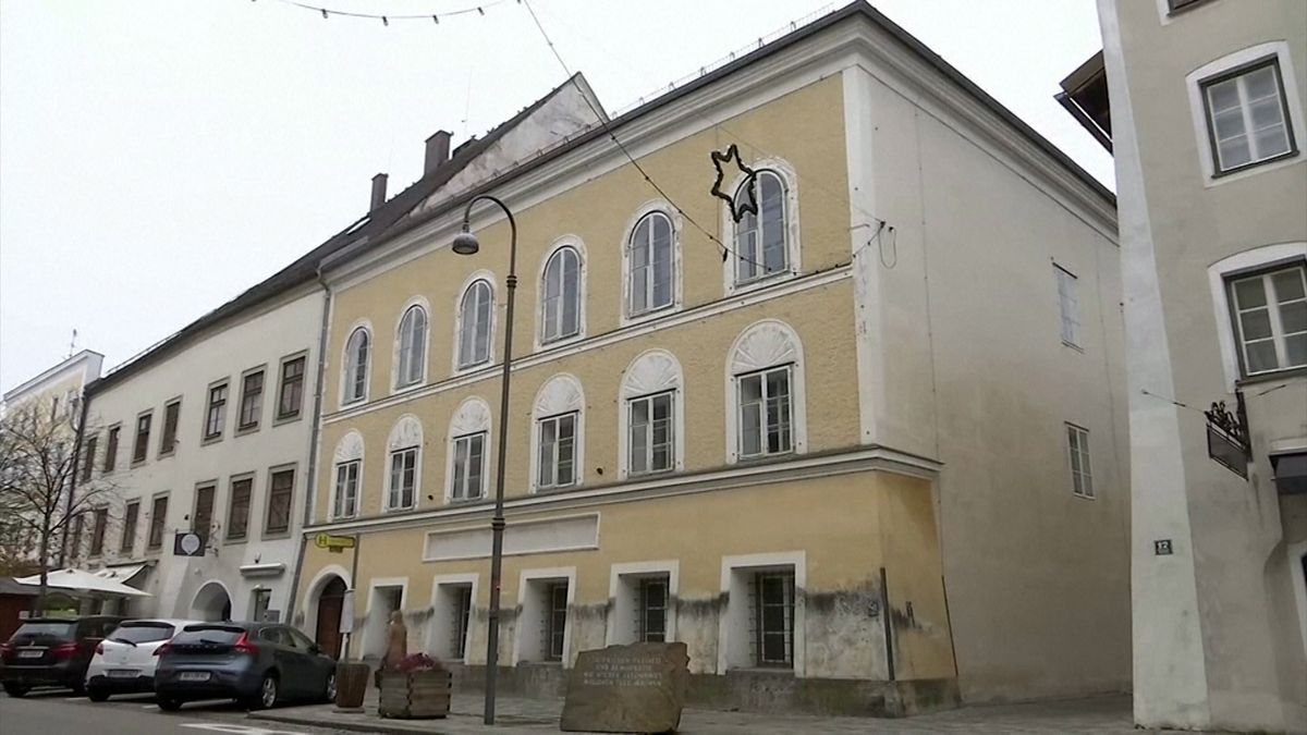 Na místě Hitlerova rodného domu bude policejní stanice. Diktátor by nebyl proti, vyplývá z dobového článku