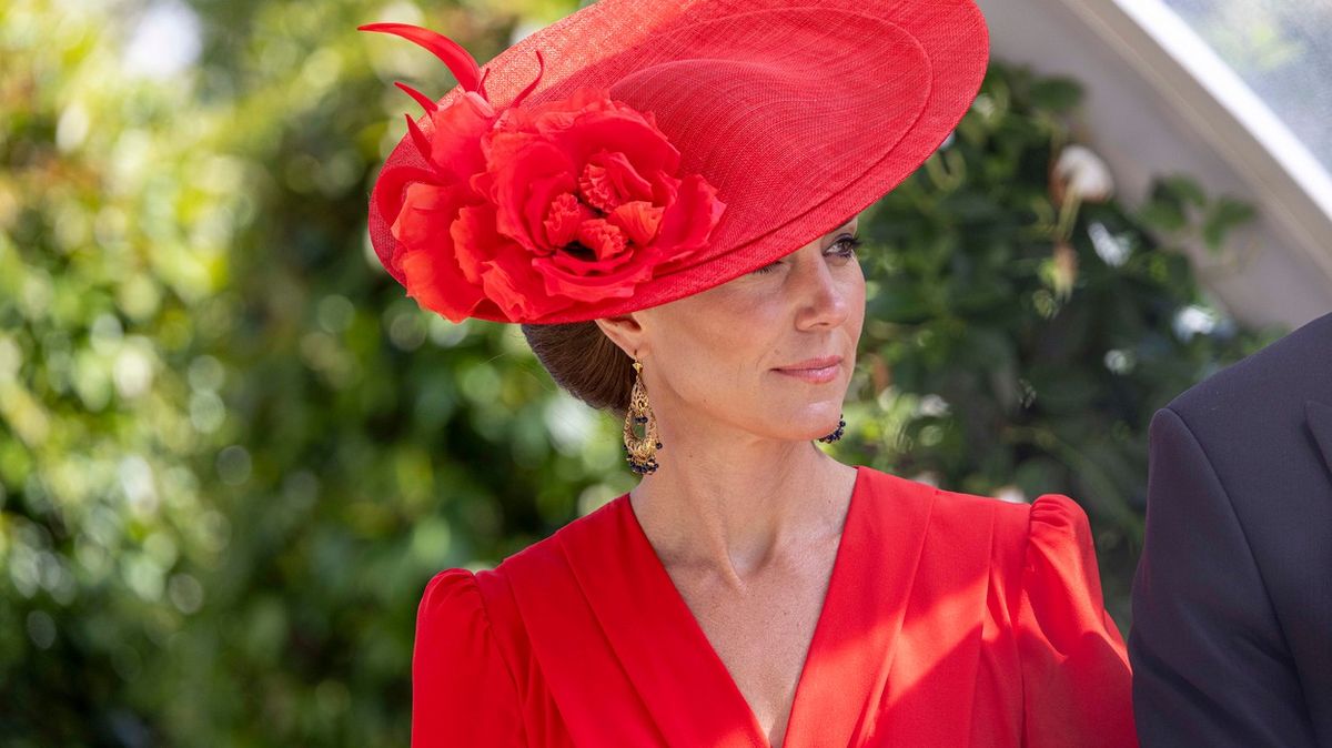 Princezna Kate vynesla na dostizích v Ascotu dosud nejvýraznější model