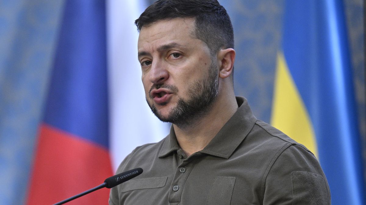 Zelenskyj zavítal do Sněmovny za Pekarovou Adamovou