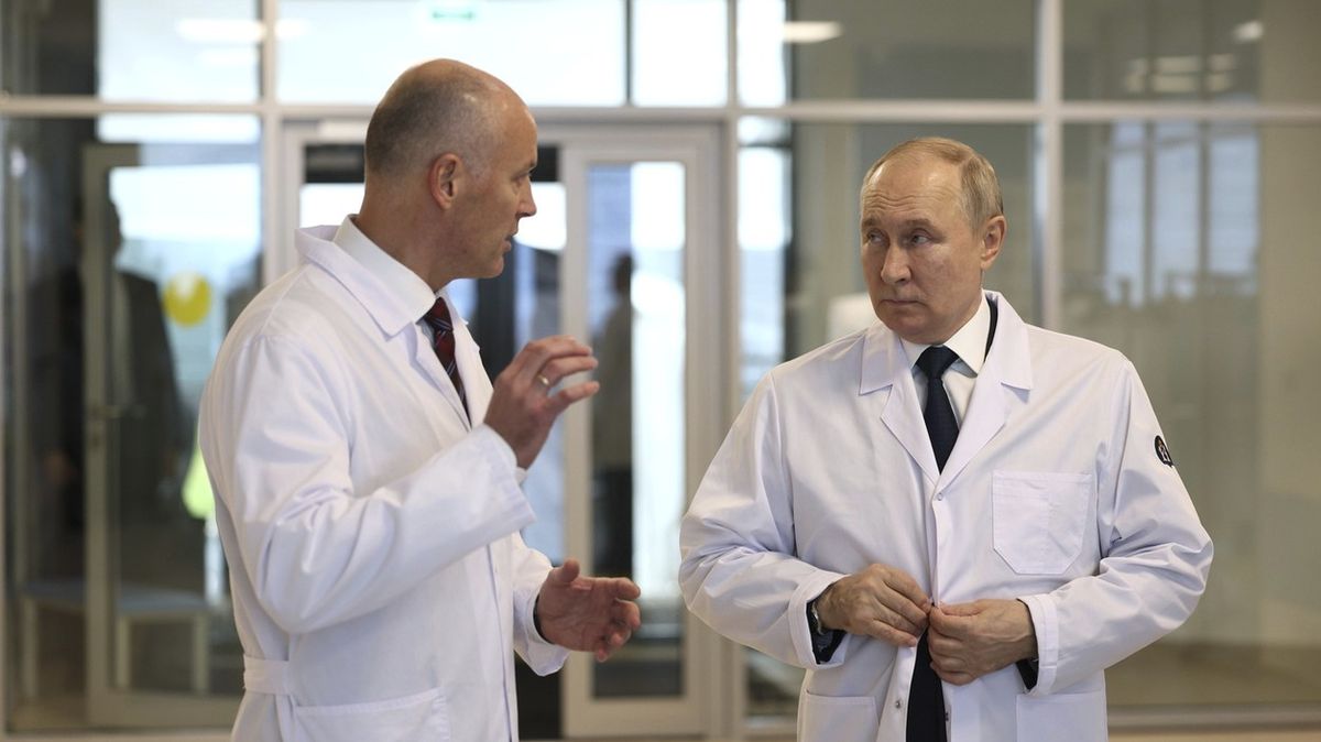 Putin navštívil dětskou nemocnici, malí pacienti se před ním schovávali
